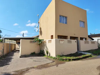 5 Bedroom House For Sale in Phoenix - wm27.webp