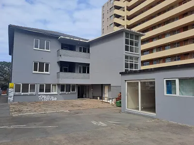3 Bedroom Apartment To Rent in Amanzimtoti - 65qC.webp