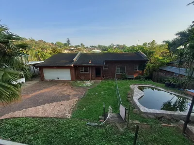 3 Bedroom House For Sale in Amanzimtoti - 5BnA.webp