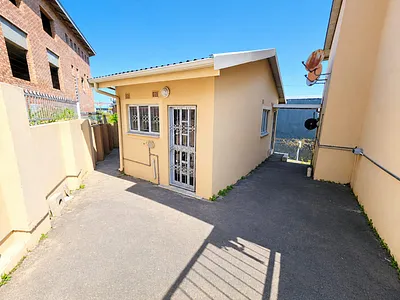 2 Bedroom House To Rent in Phoenix - WU6c.webp