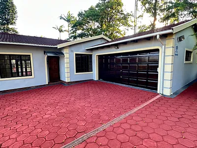 4 Bedroom House For Sale in Pinetown - Ahp6.webp