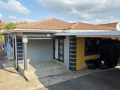 3 Bedroom House For Sale in Kingsburgh - dMAx.webp