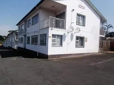 2 Bedroom Apartment For Sale in Queensburgh - 3PeQ.webp