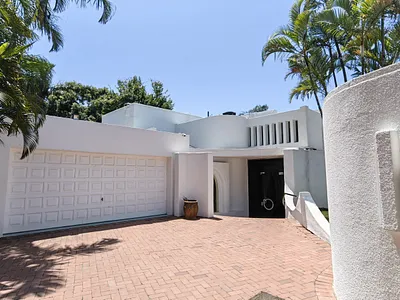 5 Bedroom House For Sale in Durban - 3uAj.webp