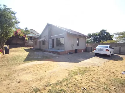 3 Bedroom House To Rent in Durban - img