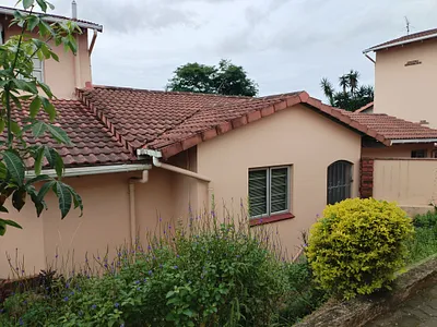 2 Bedroom Townhouse For Sale in Durban - WAl3.webp