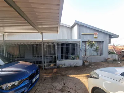 5 Bedroom House For Sale in Claire Estate, Durban - uYuI.webp