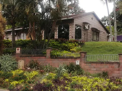 3 Bedroom House For Sale in Queensburgh - fJlc.webp
