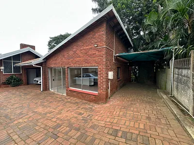 1 Bedroom Apartment To Rent in Durban North - mco7.webp