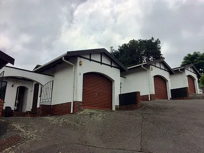 2 Bedroom Townhouse For Sale in Pinetown - e6bq.webp