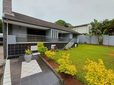 4 Bedroom House For Sale in Durban - FK8v.webp