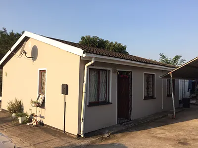 3 Bedroom House For Sale in Pinetown - ocT8.webp