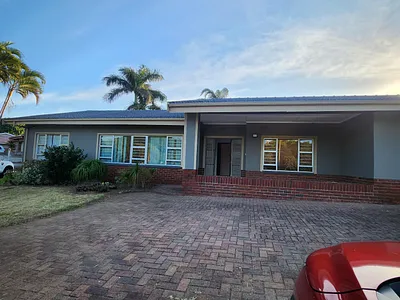 5 Bedroom House To Rent in Amanzimtoti - PjqW.webp