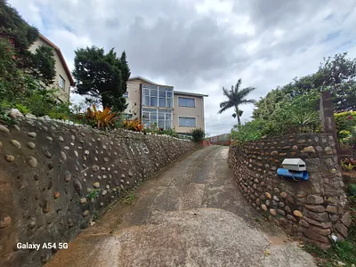 9 Bedroom House For Sale in Chatsworth - BP4J.webp