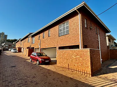 3 Bedroom Apartment To Rent in Durban - UaMG.webp