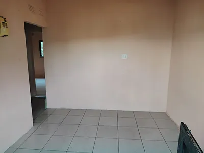 2 Bedroom Apartment To Rent in Chatsworth - LjIG.webp
