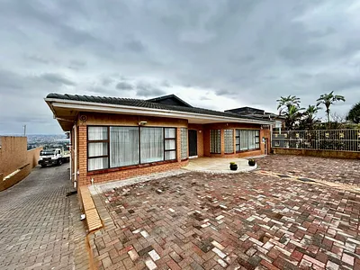 5 Bedroom House To Rent in Durban - Rcn5.webp