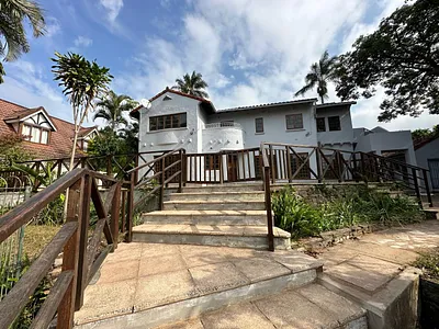 4 Bedroom Apartment To Rent in Durban - sL3t.webp
