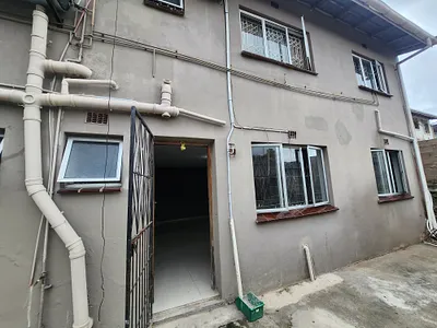 2 Bedroom Apartment To Rent in Chatsworth - o6PA.webp