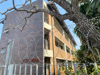 0.5 Bedroom Apartment To Rent in Durban - 7Ly2.webp