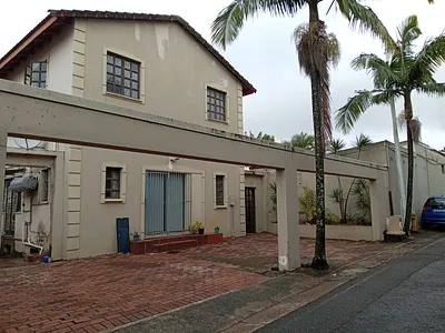 3 Bedroom Apartment To Rent in Durban - P6Jm.webp