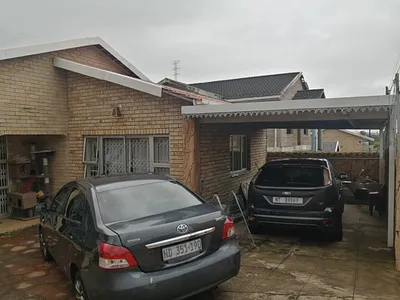 3 Bedroom House To Rent in Chatsworth - 9evr.webp