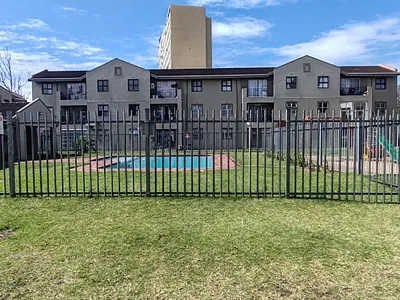 2 Bedroom Apartment For Sale in Durban - qBnv.webp