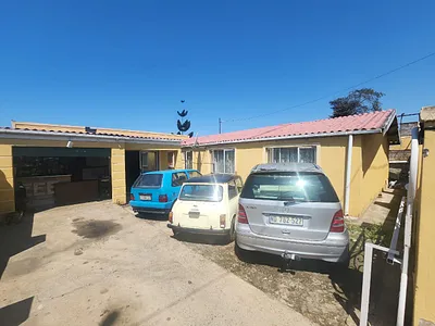 5 Bedroom House For Sale in Phoenix - agMZ.webp