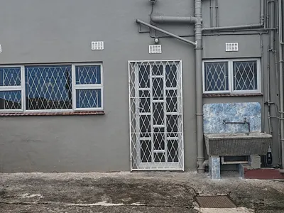 1 Bedroom Apartment To Rent in Chatsworth - 7RlU.webp