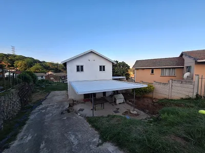 2 Bedroom House For Sale in Chatsworth - BtI2.webp