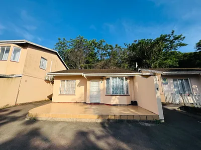 2 Bedroom Townhouse To Rent in Durban - 50eU.webp