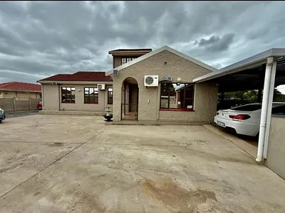 4 Bedroom House For Sale in Durban - 7Shj.webp