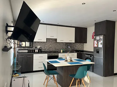 2 Bedroom Apartment To Rent in Durban - uLFU.webp