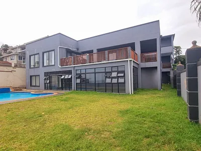 3 Bedroom Apartment To Rent in Durban - goyz.webp