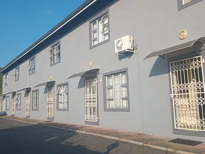 2 Bedroom Apartment To Rent in Queensburgh - nlbg.webp