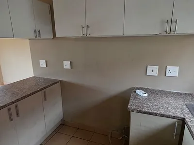 3 Bedroom Apartment To Rent in Pinetown - iUaa.webp