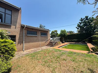 7 Bedroom House For Sale in Durban North - IVbZ.webp