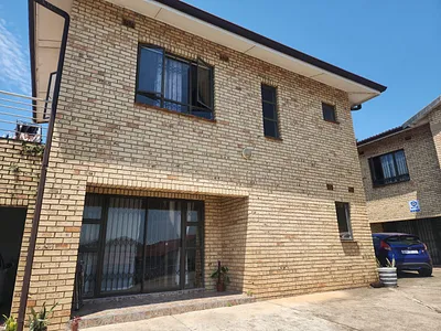 3 Bedroom House To Rent in Phoenix - yv39.webp