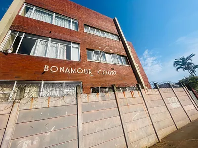 1.5 Bedroom Apartment For Sale in Durban - H8uv.webp