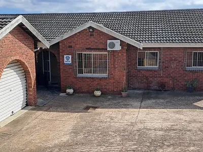 3 Bedroom House For Sale in Queensburgh - J5Gw.webp