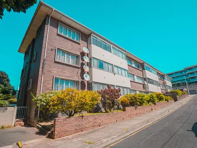 1.5 Bedroom Apartment For Sale in Durban - niC5.webp