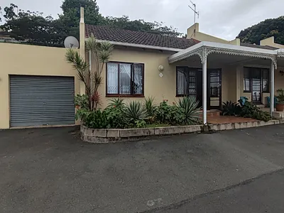 2 Bedroom Townhouse To Rent in Queensburgh - VyTY.webp