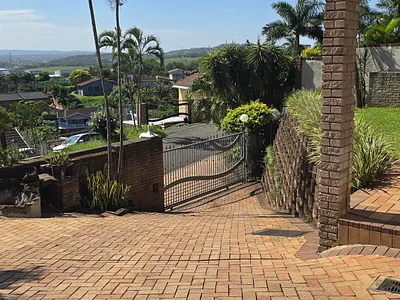 3 Bedroom Apartment To Rent in Durban - vUs9.webp