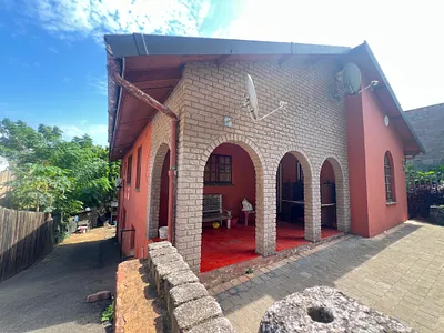 6 Bedroom House For Sale in Durban - RhBc.webp