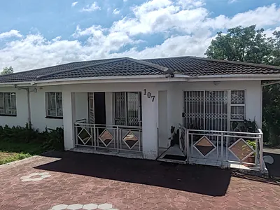 3 Bedroom House To Rent in Chatsworth - Ua23.webp