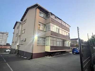 1.5 Bedroom Apartment For Sale in Durban - 4Bx6.webp