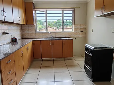 2 Bedroom Apartment To Rent in Queensburgh - img