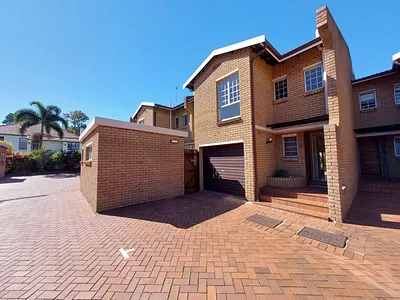 4 Bedroom Apartment To Rent in Durban - Qz8T.webp