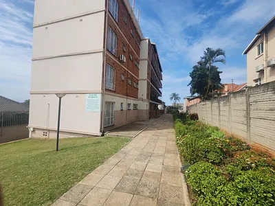 1 Bedroom Apartment To Rent in Durban - WZeC.webp