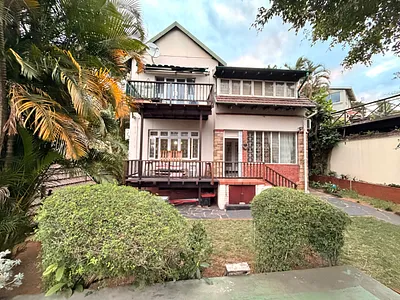 5 Bedroom House For Sale in Durban - 7Gj7.webp